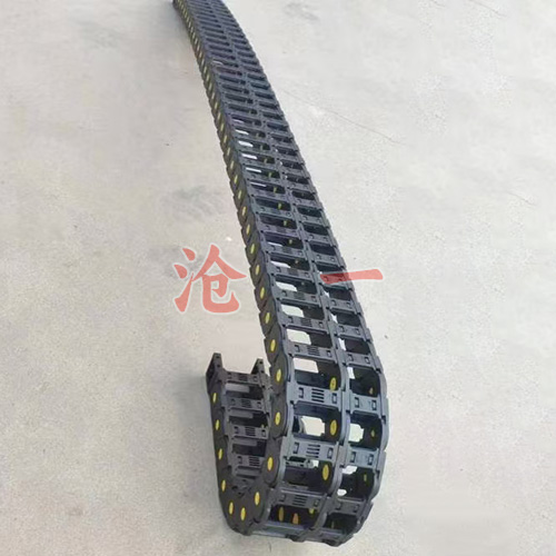 尼龙和塑料拖链